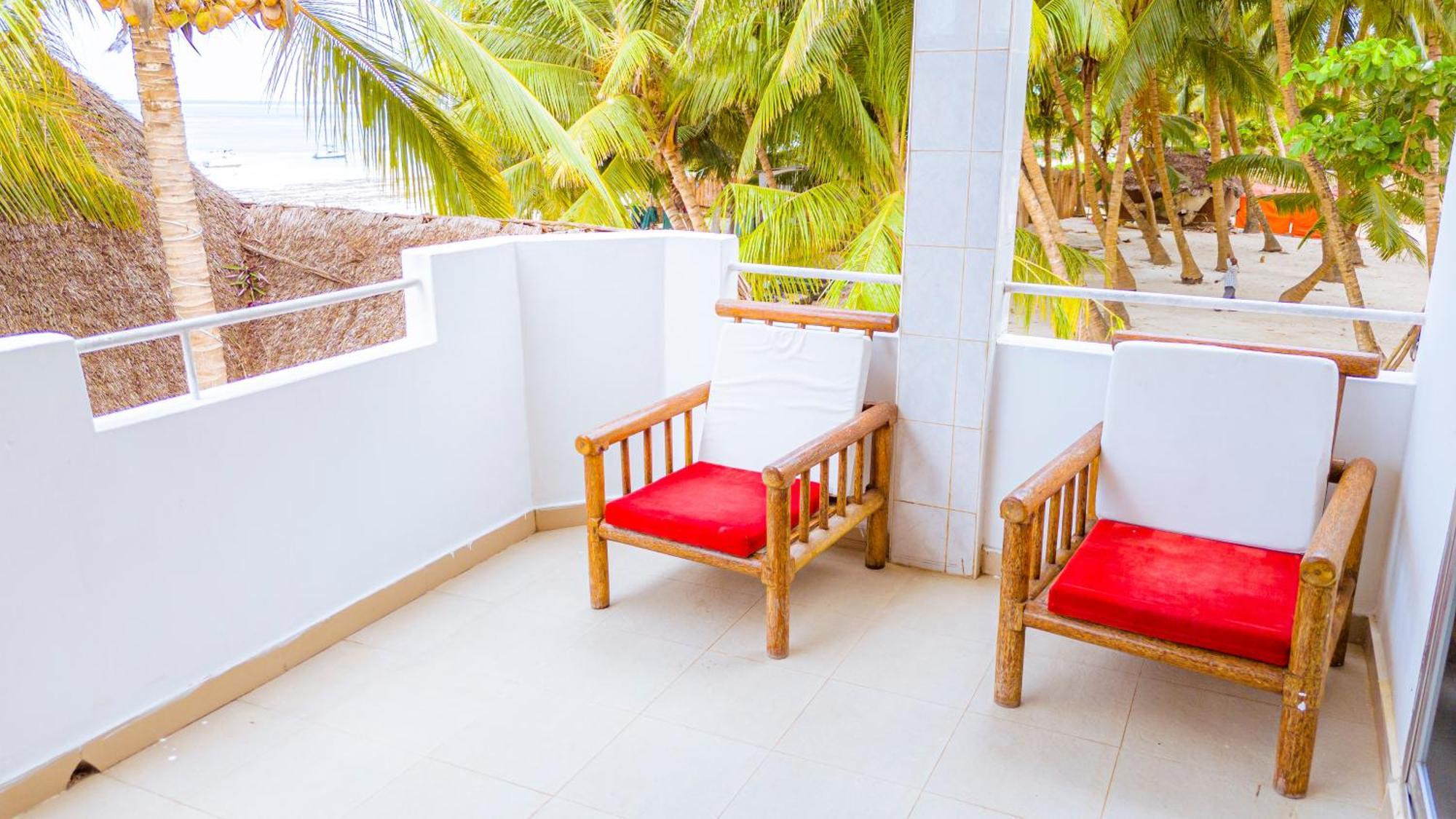 Sands Inn Hotel Pwani Mchangani Exterior photo