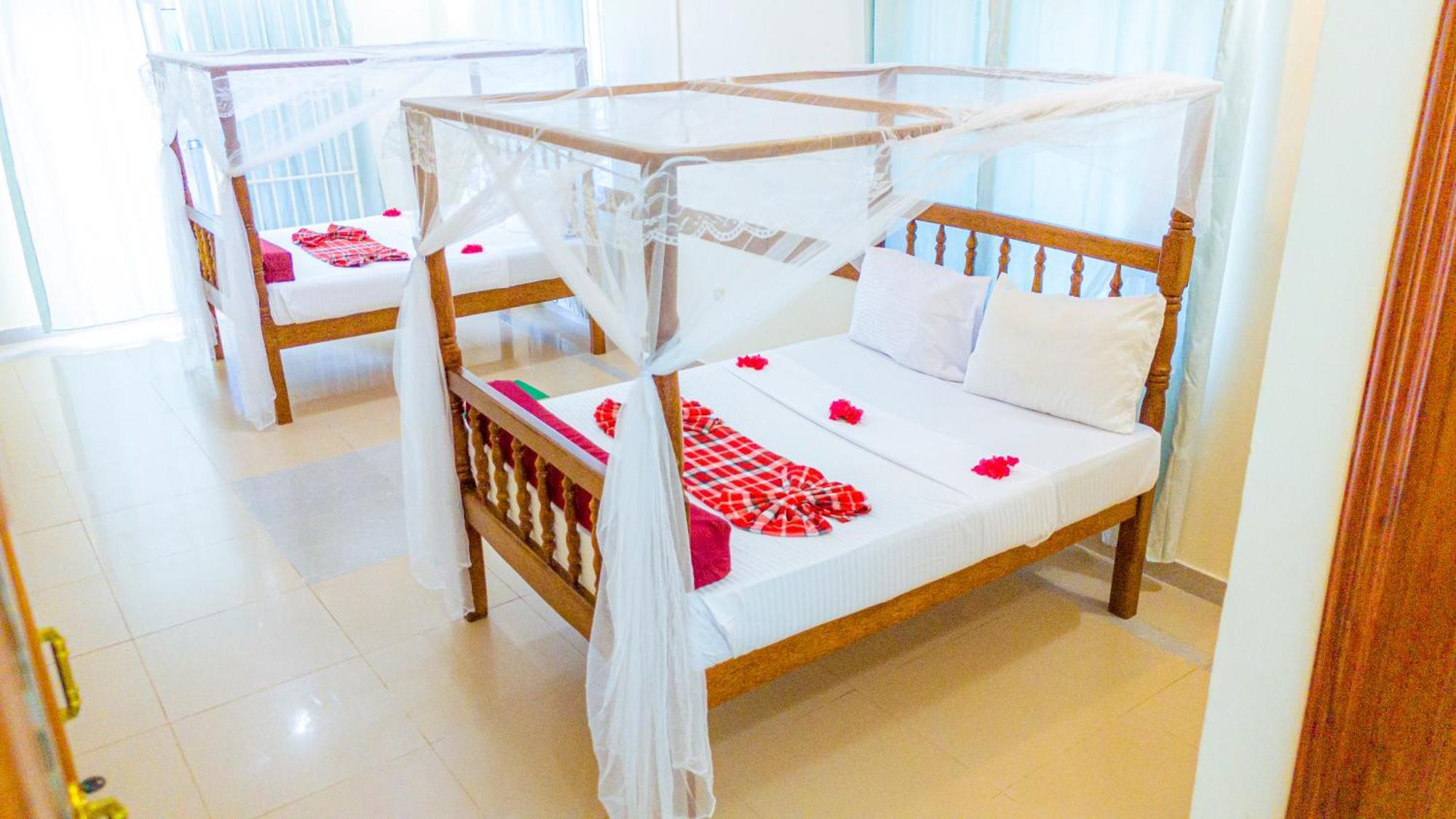 Sands Inn Hotel Pwani Mchangani Exterior photo