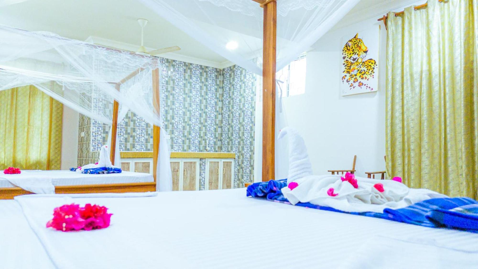 Sands Inn Hotel Pwani Mchangani Exterior photo